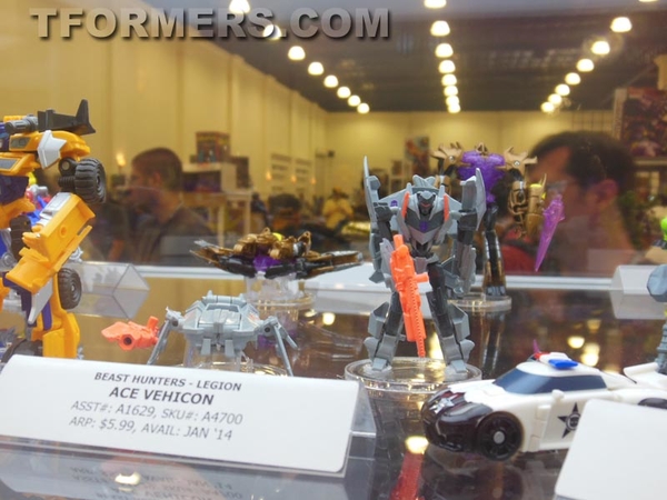 Botcon 2013   Transformers Beast Hunters 2014 New Figures Display  (50 of 69)